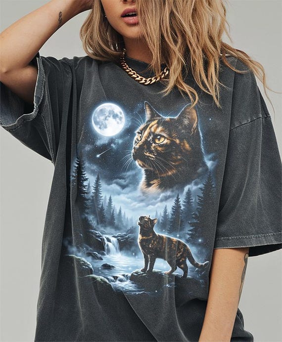 Tortoiseshell Cat Howling to the Moon Shirt, Funny Tortie Cat Comfort Colors Halloween Tshirt, Gifts