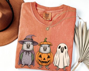 Spooky Quaker Parrot Halloween Shirt, Retro Pumpkin Witch Ghost Comfort Colors Tshirt, Funny Monk Parakeet Bird Lover Gift