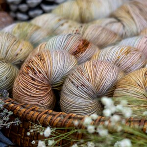 Fil mérinos teint à la main, BUBBLES, mérinos simples, laine, doigté, pour tricoter et crocheter, laine mérinos, superwash, garn handgefärbt image 5