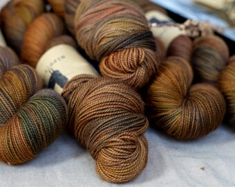 Fil mérinos teint à la main LEPA, coloris marron, poids de doigté, fil de chaussette, laine, superwash, pour tricoter, crochet, Garn handgefärbt, laine