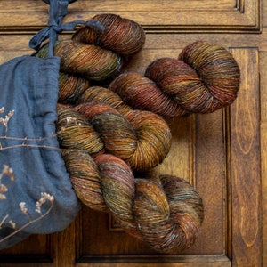 Hand dyed merino linen singles yarn GILE,merino linen yarn, fingering weight, for knitting,tricot, laine, linen, crochet, Garn handgefärbt