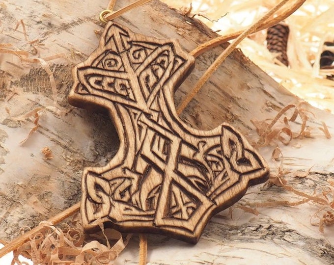 Small  Thor hammer pedant, viking pendant, pedant jewelry, Mjolnir,