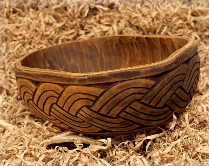 Historical Hand Carved Wooden Bowl with vikings plait motive  Norway, XI c. fruit bowl, decorative bowl, hand-crafted bowl viking medieval