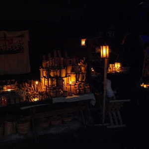Drewniana latarnia średniowieczna otwierana od dołu Wiedźmin zdjęcie 4