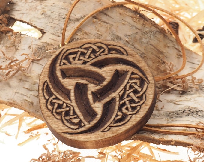 Hand carved Triple Horn of Odin pedant, viking pendant, pedant jewelry, Trihorn