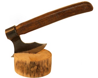 Kleine handgeschmiedete Axt