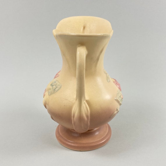 Hull Art Pottery USA 3-8-1/2
