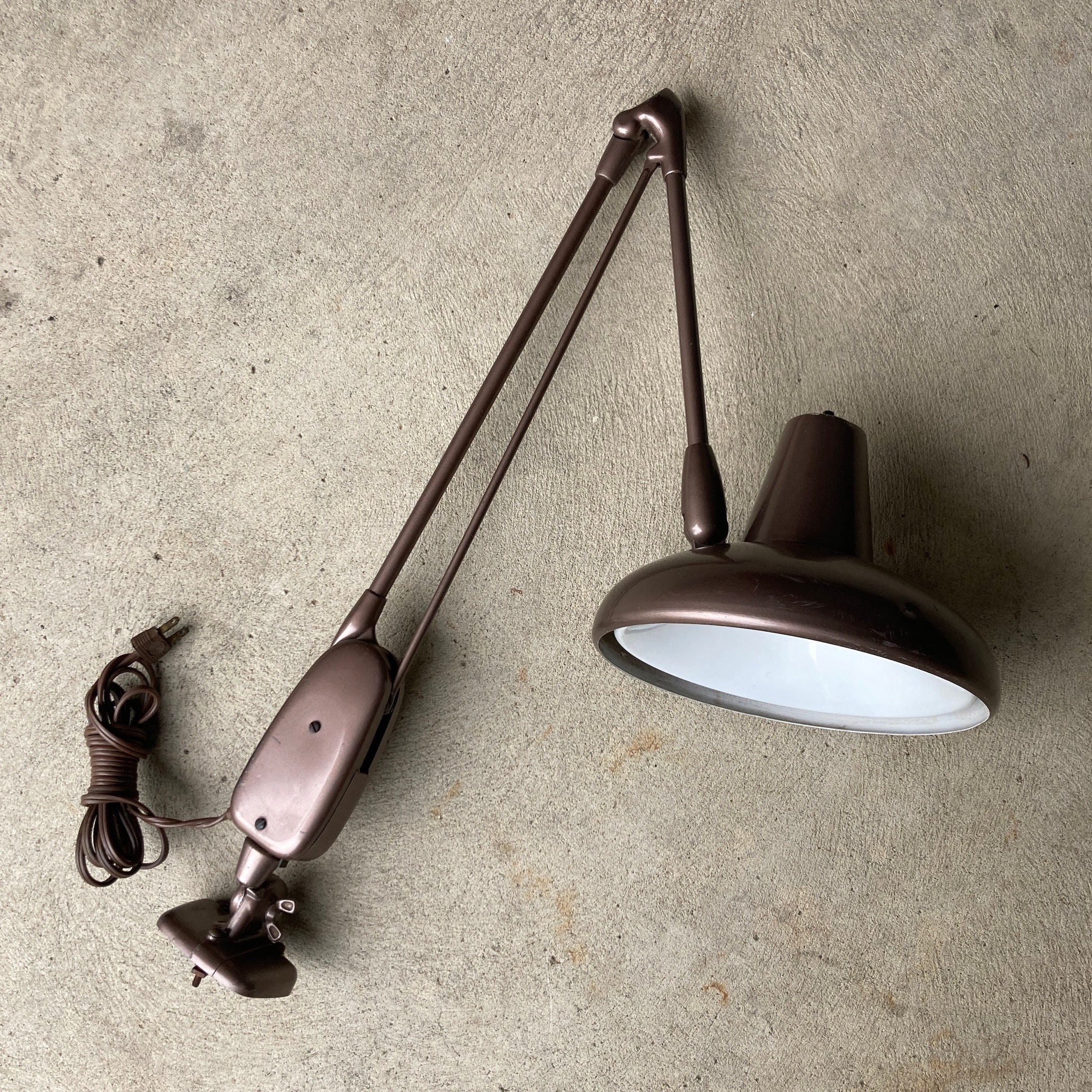 Dazor Floating Fixture Model 2602 Adjustable Metal Task Light