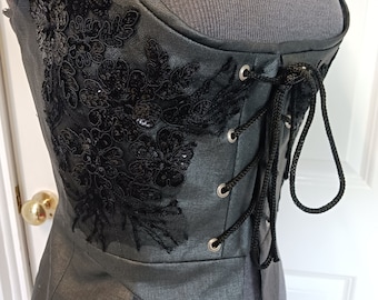 Haut corset inspiré des armures. Taille britannique pour femme 8.