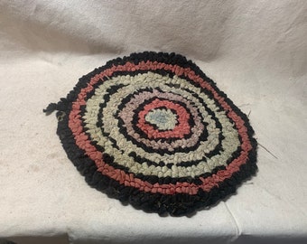 Hooked Rug Chair Pad