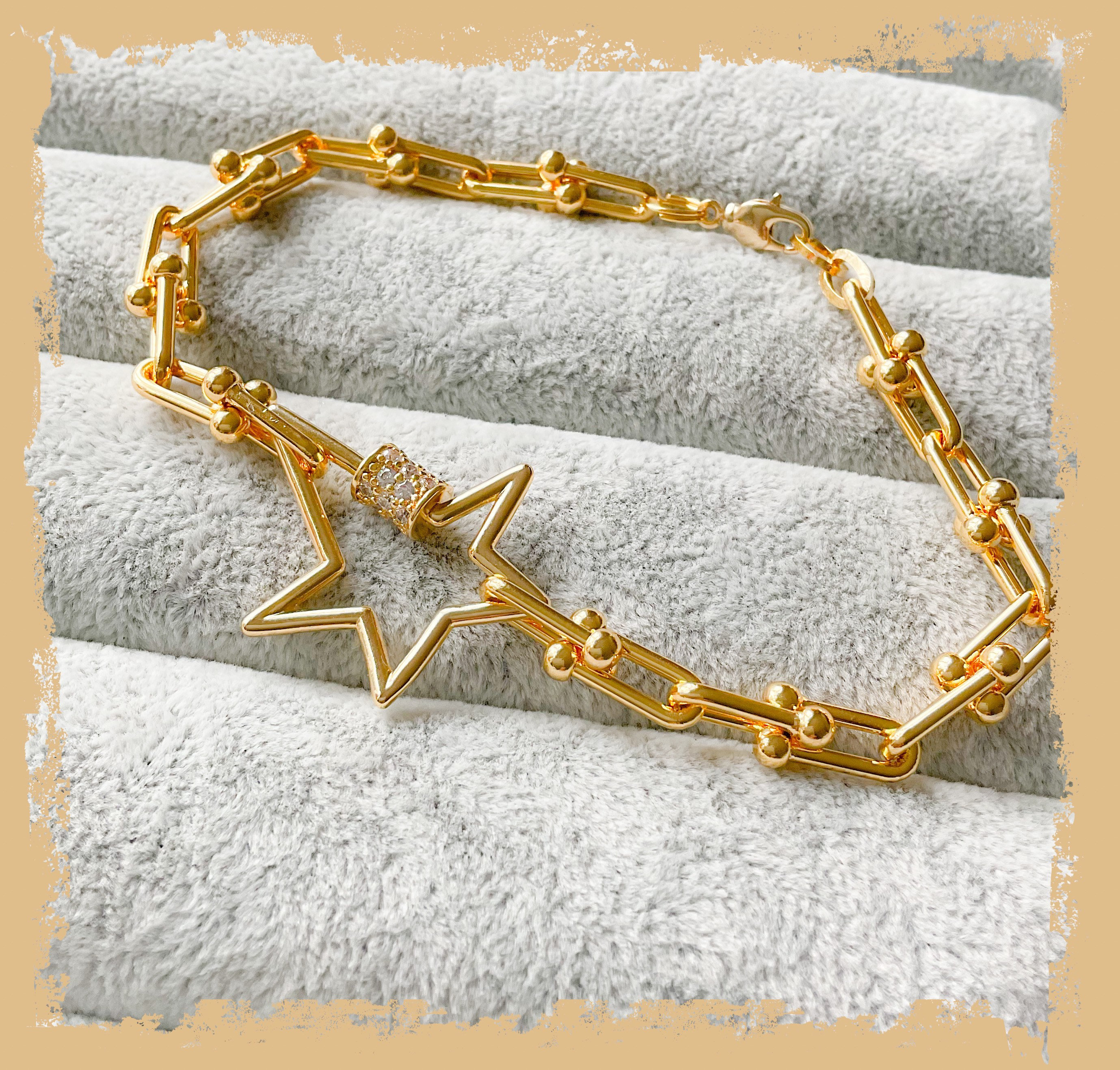 Gold chunky chain bracelet, chunky star 