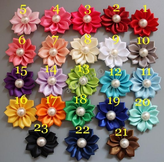 Amazon.com: Mini Ribbon Roses, 200Pcs Artificial Fabric Flowers with Green  Leaves Mixed Color Small Ribbon Roses Flowers Rosettes Mini Flowers for  Crafts DIY Sewing Decoration Wedding Festival Accessories