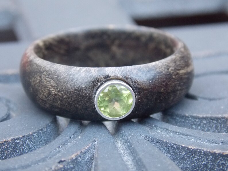 Men/'s Natural Peridot wood ring size 12 Buckeye Burl wood ring Unique Men ring Cool men ring Men Peridot ring Different Men wood stone ring