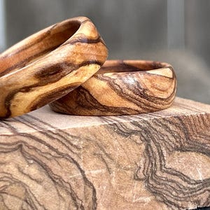 Anillo de madera de olivo de Belén: Joyería sagrada de Tierra Santa imagen 14