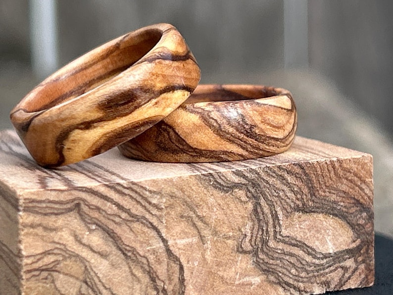Anillo de madera de olivo de Belén: Joyería sagrada de Tierra Santa imagen 14