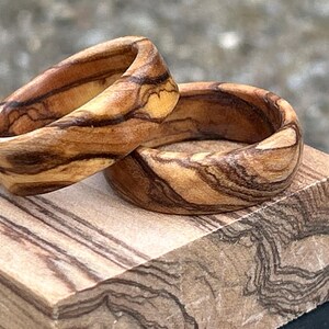 Anillo de madera de olivo de Belén: Joyería sagrada de Tierra Santa imagen 12