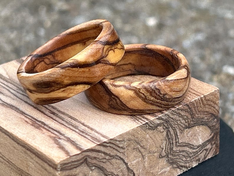 Anillo de madera de olivo de Belén: Joyería sagrada de Tierra Santa imagen 12