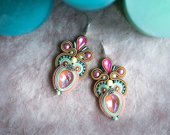 Summer Charms ∙ Soutache Earrings in Green and Pink ∙ Gift for Her ∙ Handmade Art ∙ by nikuske