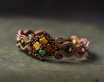 Handgemaakte Soutache armband ∙ kralen ∙ bruin ∙ perfect cadeau voor haar ∙ door nikuske