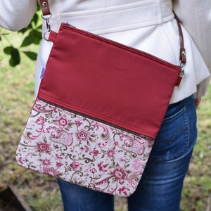 Bolso de tela,bolso rojo,bolso flores,bolso cruzado,bolso estampado,bolso granate,bolso cruzado,bolso cremallera,bolso de colores
