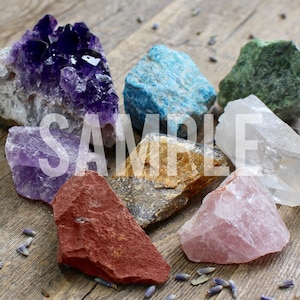 7 Chakra Raw Stones Set 7 Rough Healing Crystals and Stones Collection with Guide Seven Stones Yoga Meditation Altar Bohemian Decor Bild 9