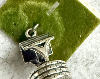 Danecraft  Sterling Silver Wishing Well 3D Charm/on Original Card-New Deadstock