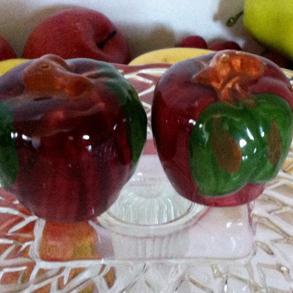 Franciscan Ware.. Apple Pattern.. Apple Salt and Pepper Shakers