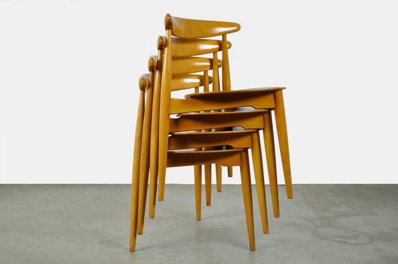 Satz aus vier dänischen HerzEsszimmerstühlen aus Buche und Teakholz, FH4103, von Hans J. Wegner für Fritz Hansen, 1950er Jahre Bild 4