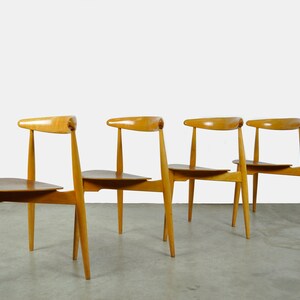 Satz aus vier dänischen HerzEsszimmerstühlen aus Buche und Teakholz, FH4103, von Hans J. Wegner für Fritz Hansen, 1950er Jahre Bild 3