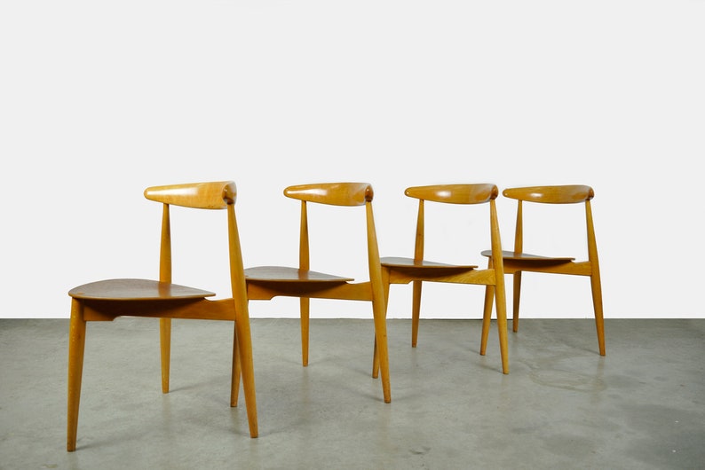 Satz aus vier dänischen HerzEsszimmerstühlen aus Buche und Teakholz, FH4103, von Hans J. Wegner für Fritz Hansen, 1950er Jahre Bild 3