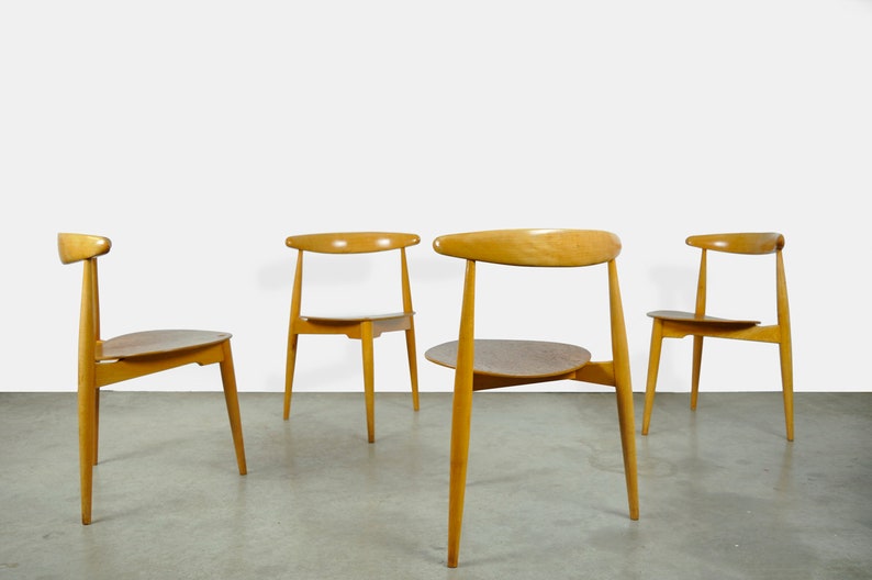 Satz aus vier dänischen HerzEsszimmerstühlen aus Buche und Teakholz, FH4103, von Hans J. Wegner für Fritz Hansen, 1950er Jahre Bild 2