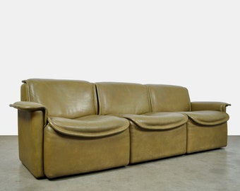 Original buffalo leather 3-seater sofa, model DS-12 by De Sede, 1970s Switzerland