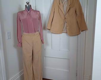 1970's Women's Corduroy Pant Suit - "Pant-Her" (M)