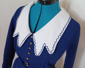 Early 1970s Mod Scooter Dress with Dramatic Collar - &quot;Glenbrooke&quot; (S)