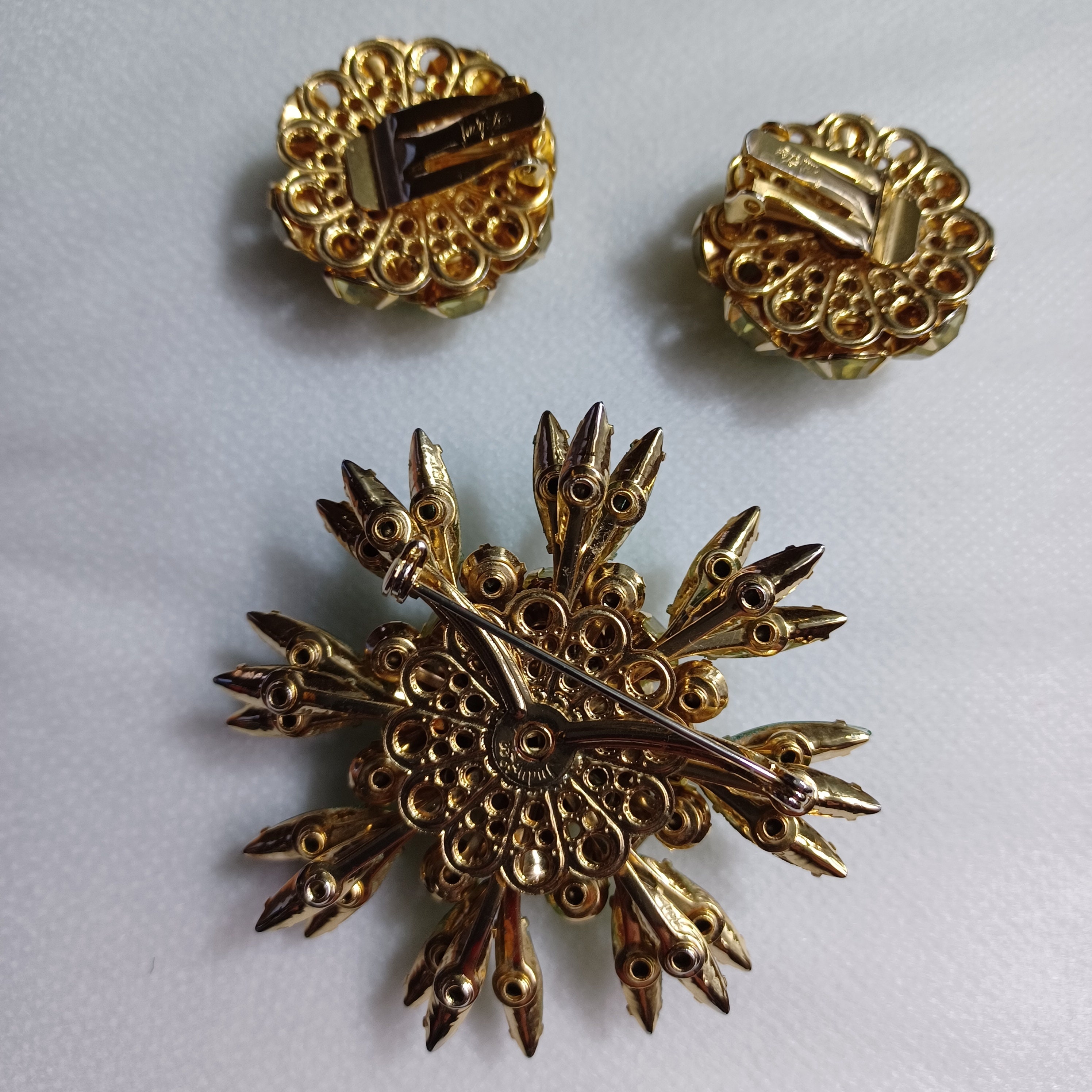 1960s Judy Lee Brooch and Earrings Set in Shades of Green - Etsy