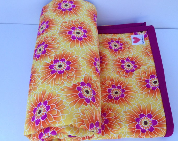 Baby blanket - Baby girl flower minky blanket - Modern baby girl blanket - White minky blanket - Soft and cuddly blanket