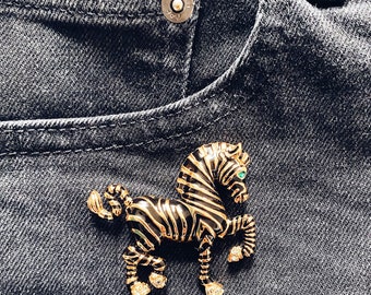 Vintage adorable zebra brooch, zebra jewel from the 90s