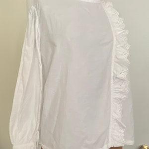 BLOUSE White Cotton Victorian Style Ruffle Long Sleeves Size Small Medium Vintage