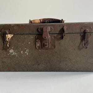 METAL Tool Box Army Green USA Excelsior Stamford Conn Industrial Distressed Vintage
