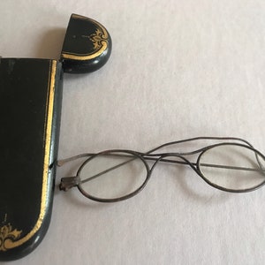 Antique GLASSES Spectacles Metal Rimmed Oval Shaped Glasses Lacquerware Case Vintage Prop