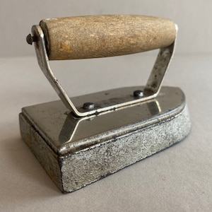TOY Iron Kids’ Toy Doll House Miniature Retro Play Wood Handle German Origin Vintage