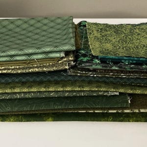 Quilting Fabric Scrappy Bundle #7 - 100% Cotton - OOP