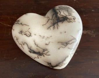 Adorno decorativo de cerámica personalizado de pelo de caballo o mascota - Hecho en Canadá