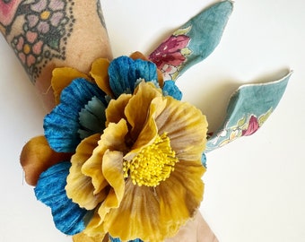 Lanceleaf Coreopsis Wrist Corsage - Vintage Hanky Bracelet