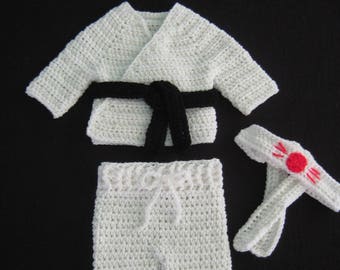 MODELLO all'uncinetto - Completo uniforme da karate; Uniforme per arti marziali Ghi; Abito per foto neonato, modello uniforme Karate Judo Jujitsu Ghi