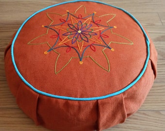 Zafu // meditation Cushion // yoga pillow // Hand embroidered mandala // yoga gifts // buckwheat pillow // linen pillow