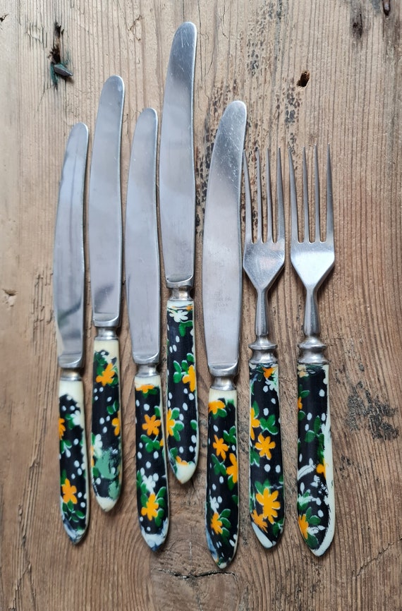 Vintage Cutlery Set of Knifes With Decorative Plastic Handles