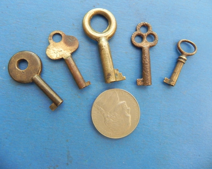 5 Antique Brass Lock Keys. Tiny Keys. Old & Original. Etsy