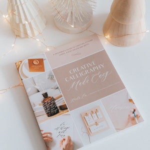 Livre signé sur la calligraphie créative simplifiée, Comment écrire en calligraphie moderne, Projets de calligraphie pour la maison, les mariages et les événements