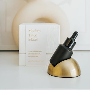 Modern Tilted Calligraphy Inkwell, Calligraphy Pen Bundle, Calligraphy Lovers Gift, Mid-Century Modern Calligraphy Design, Paper Weight